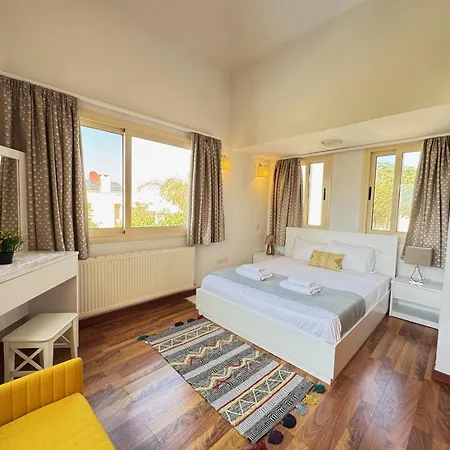 Konnos Retreat 3br - Walk To