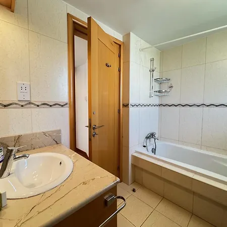 Villa Konnos Retreat 3br - Walk To