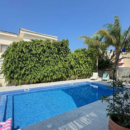 Villa Konnos Retreat 3br - Walk To Protaras