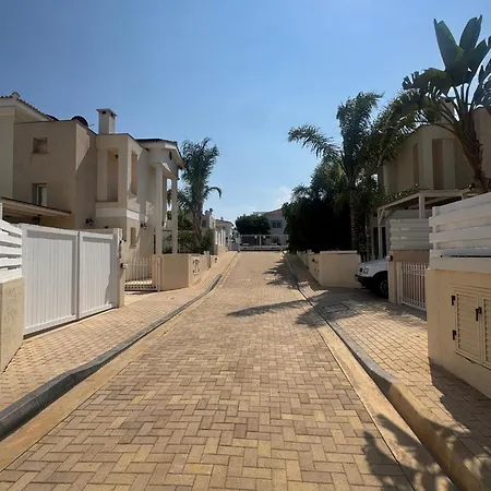Konnos Retreat 3br - Walk To Villa *